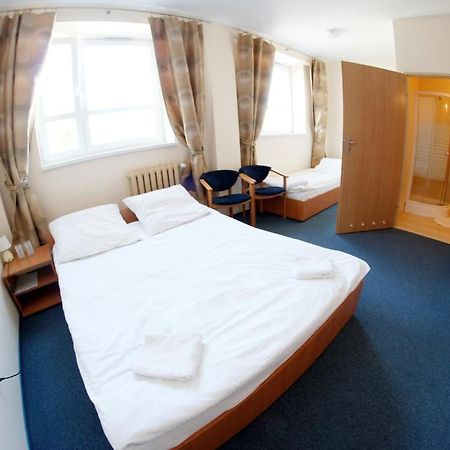 Hotel Stacja Кутно Номер фото