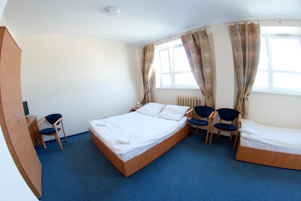 Hotel Stacja Кутно Номер фото