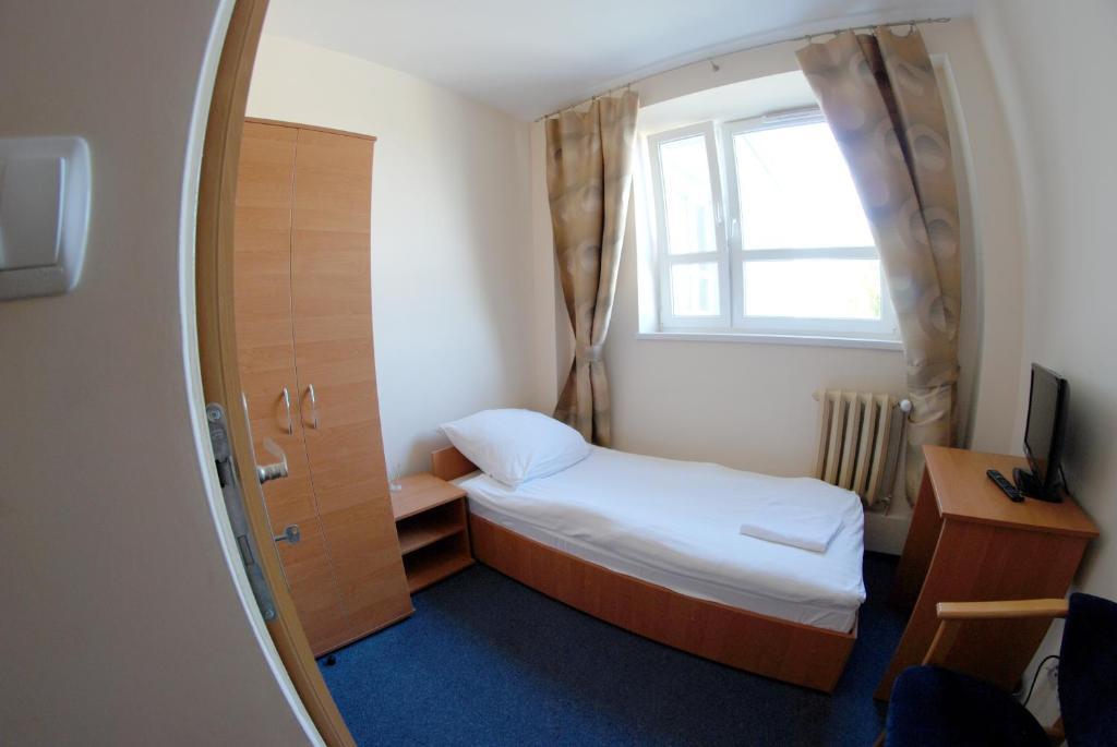 Hotel Stacja Кутно Номер фото